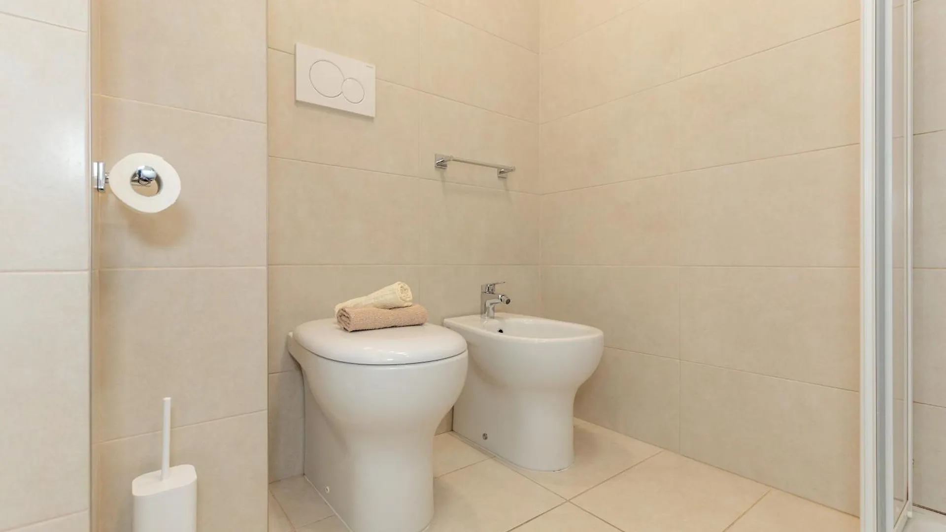 Hapton House Central 12 Mestre Italia